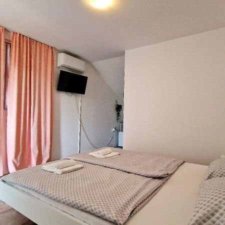 Cozy Room Peny Karlovac Ngoại thất bức ảnh
