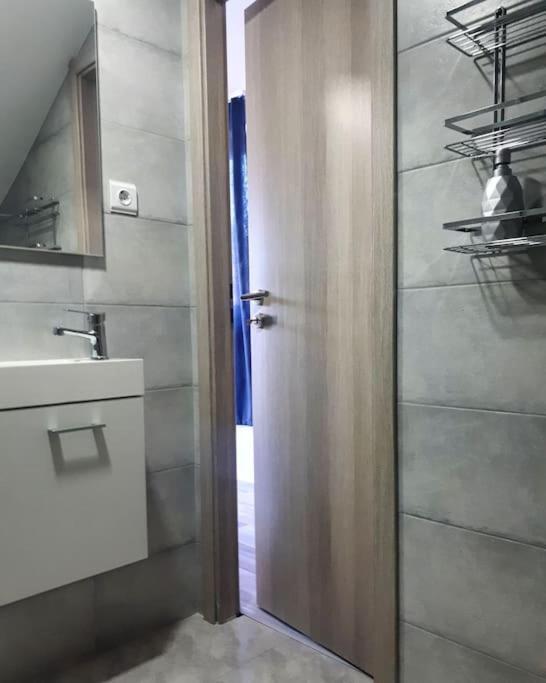 Cozy Room Peny Karlovac Ngoại thất bức ảnh